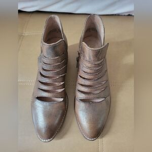 Seychelles bronze leather heeled shoe